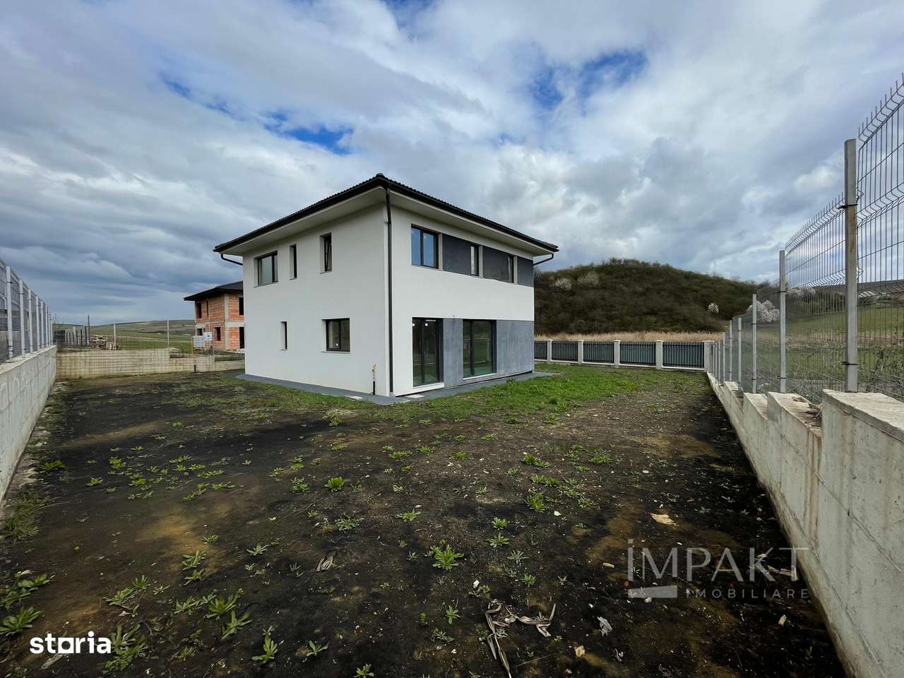 Casa individuala spre vanzare in localitatea Dezmir! - Imagine principală: 4/15