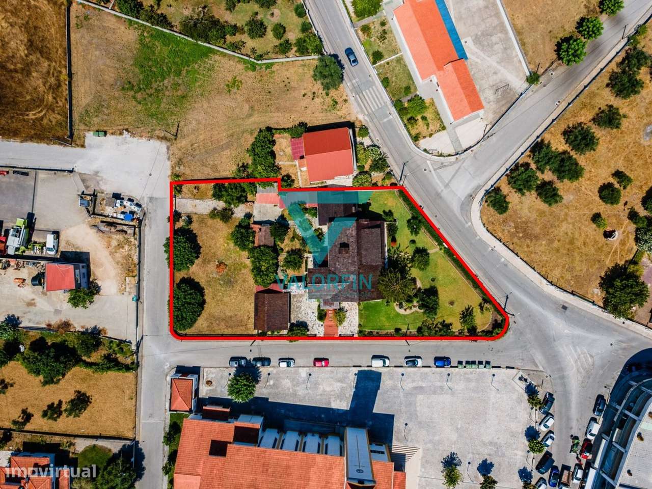 MORADIA T9 com 2.500m² de Terreno no Centro de Vermoil | Pombal-46