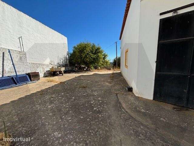 Moradia com áreas independentes - Parragil/Loulé - Excelente para inve - Grande imagem: 2/26