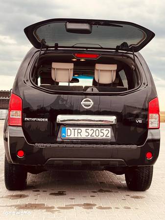 Nissan Pathfinder 3.0 D V6 LE EU5 - 10