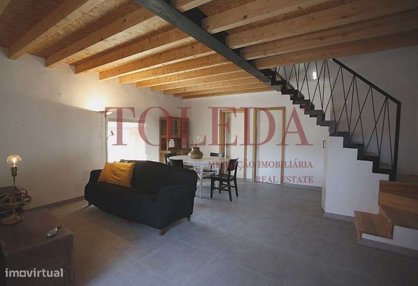 Moradia T2 Remodelada com Logradouro - Grande imagem: 5/41