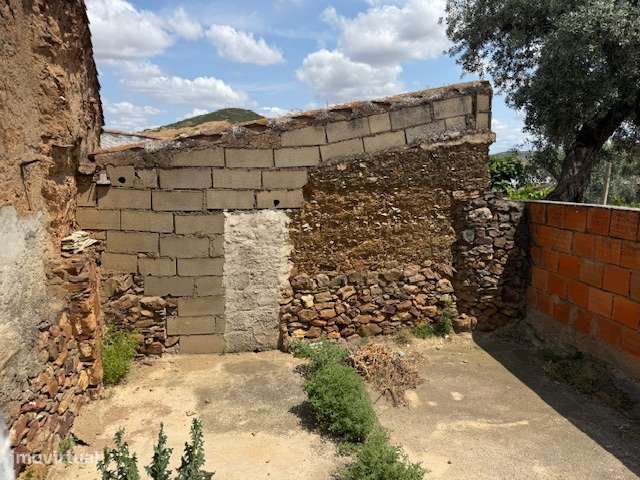 Ruína para Reconstruir em Alcaria Ruiva – Oportunidade Única! - Grande imagem: 1/15