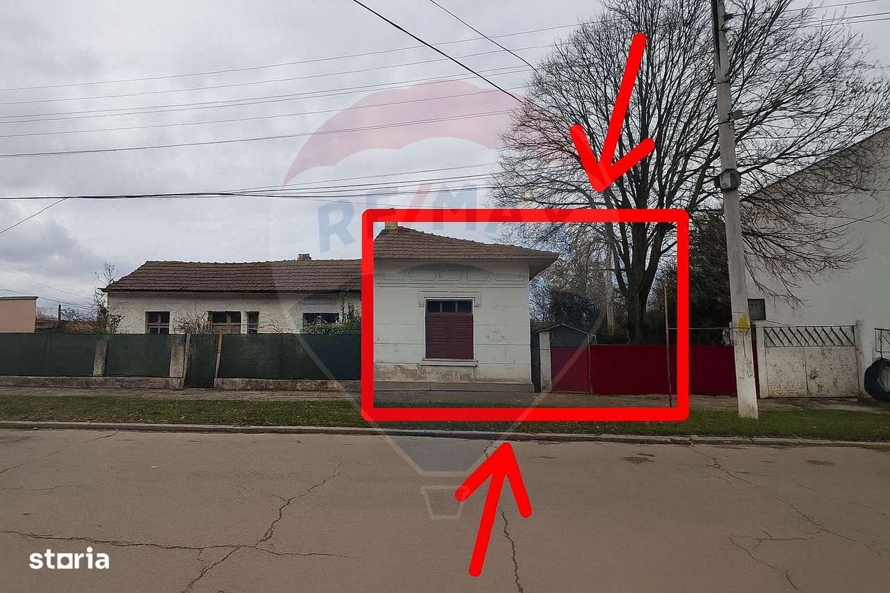 Teren cu constructie, central,  oras Negru Voda-vis-a-vis de Primarie-0