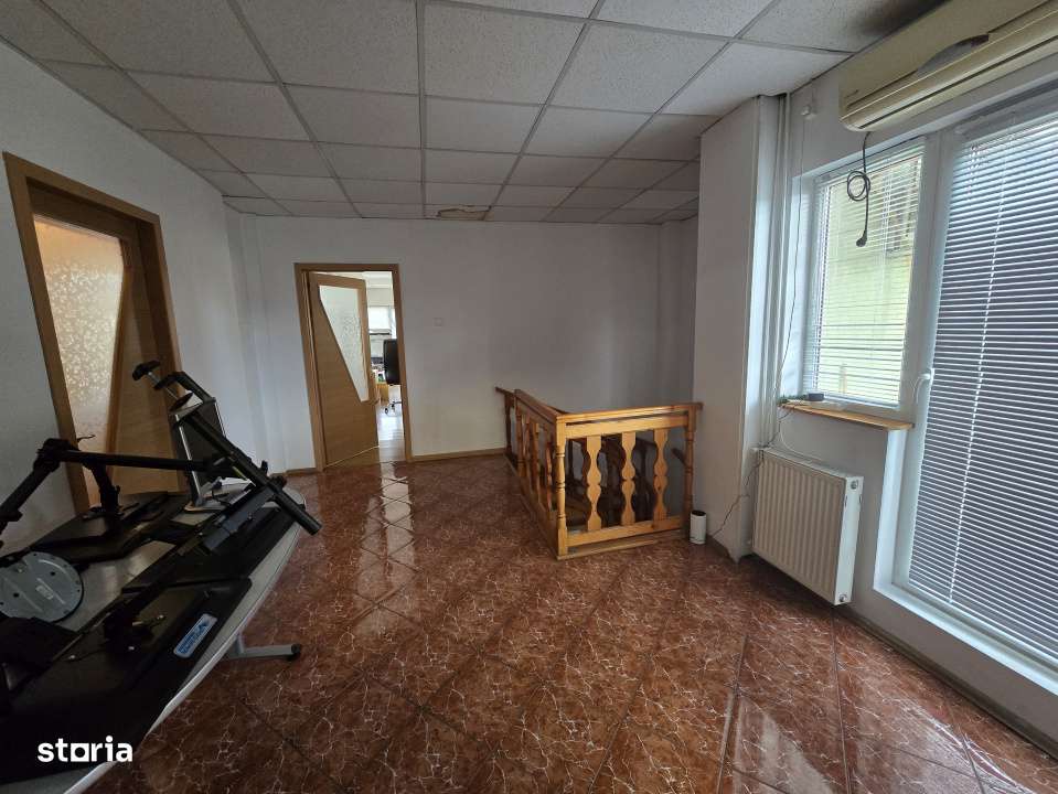 Casa la curte individuala Sector 4 (M Eroii Revolutiei)-5