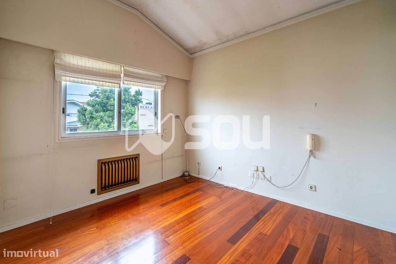 Casa Senhorial T7 num Lote de 3.320m² em Leça do Balio com-29