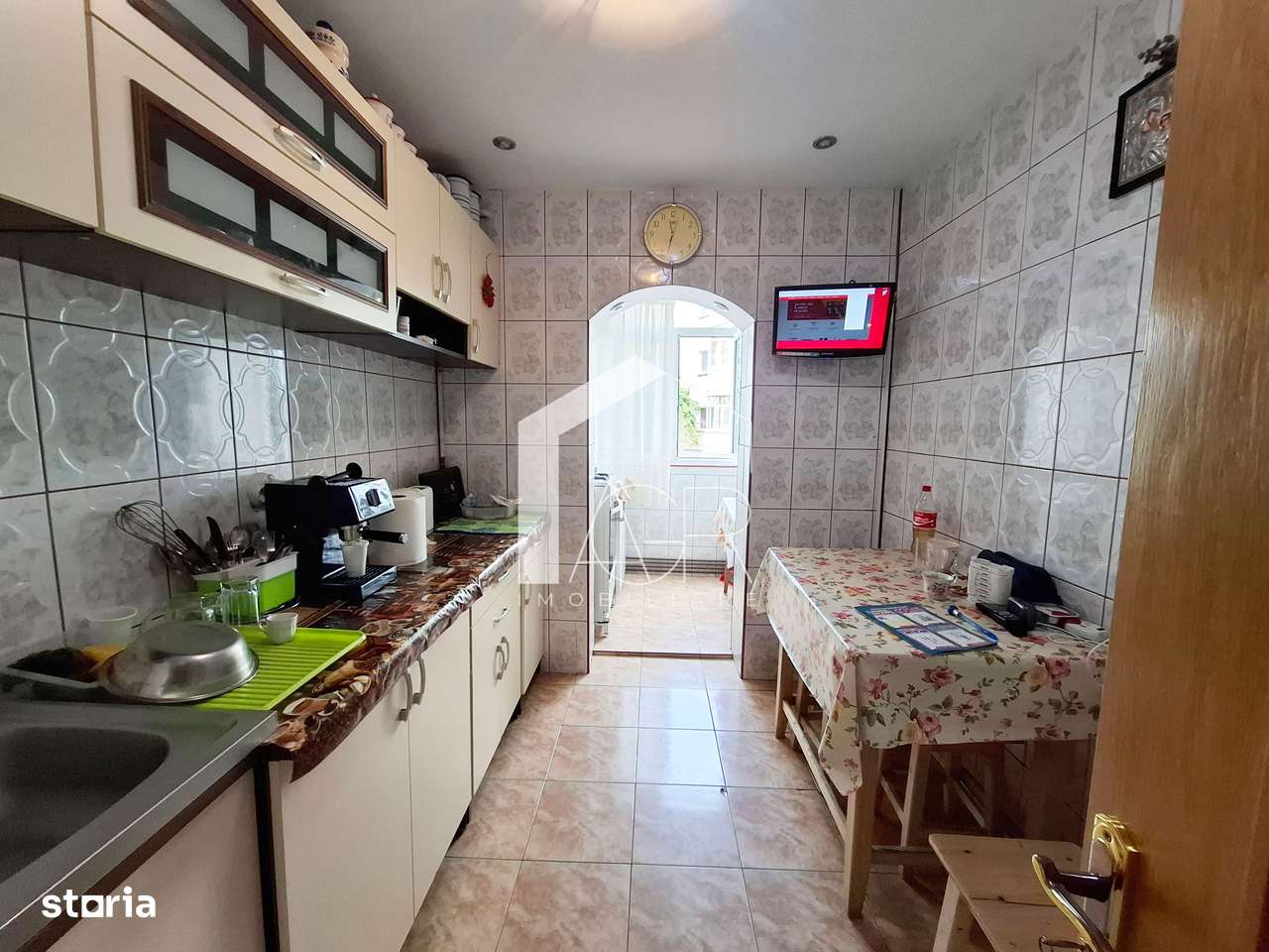 Apartament cu 3 camere, decomandat, zona Mihai Bravu-2