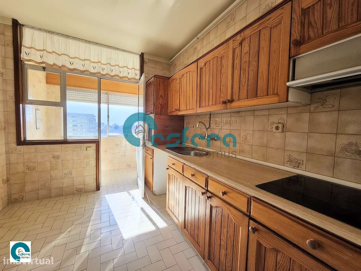 Apartamento T2+1 com Varandas e Garagem em Santa Marinha, Gaia, Porto-10