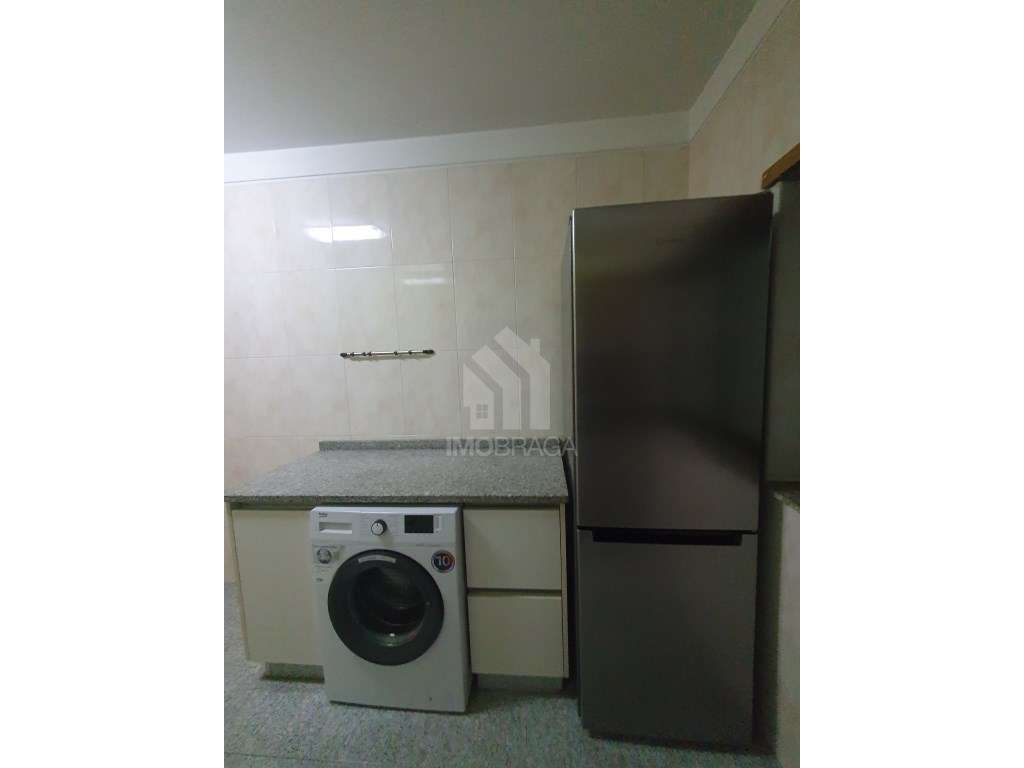 Venda Apartamento T2 Mobilado e Equipado em Lomar, Braga-7