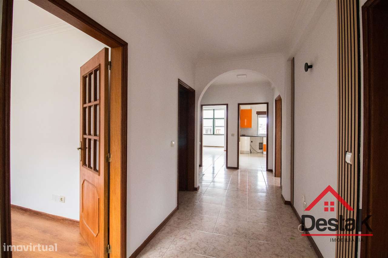 Moradia V4 com Jardim a 7 Minutos do Centro de Viseu. - Grande imagem: 5/26