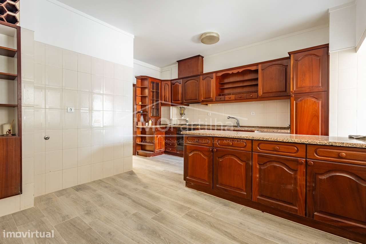 Apartamento t3 à venda na Avenida Mariano Cyrillo de Carvalho
estoril-21
