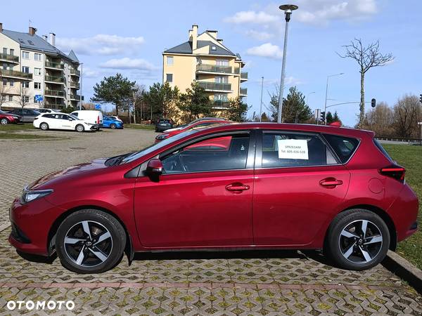 Toyota Auris 1.6 Premium - 2