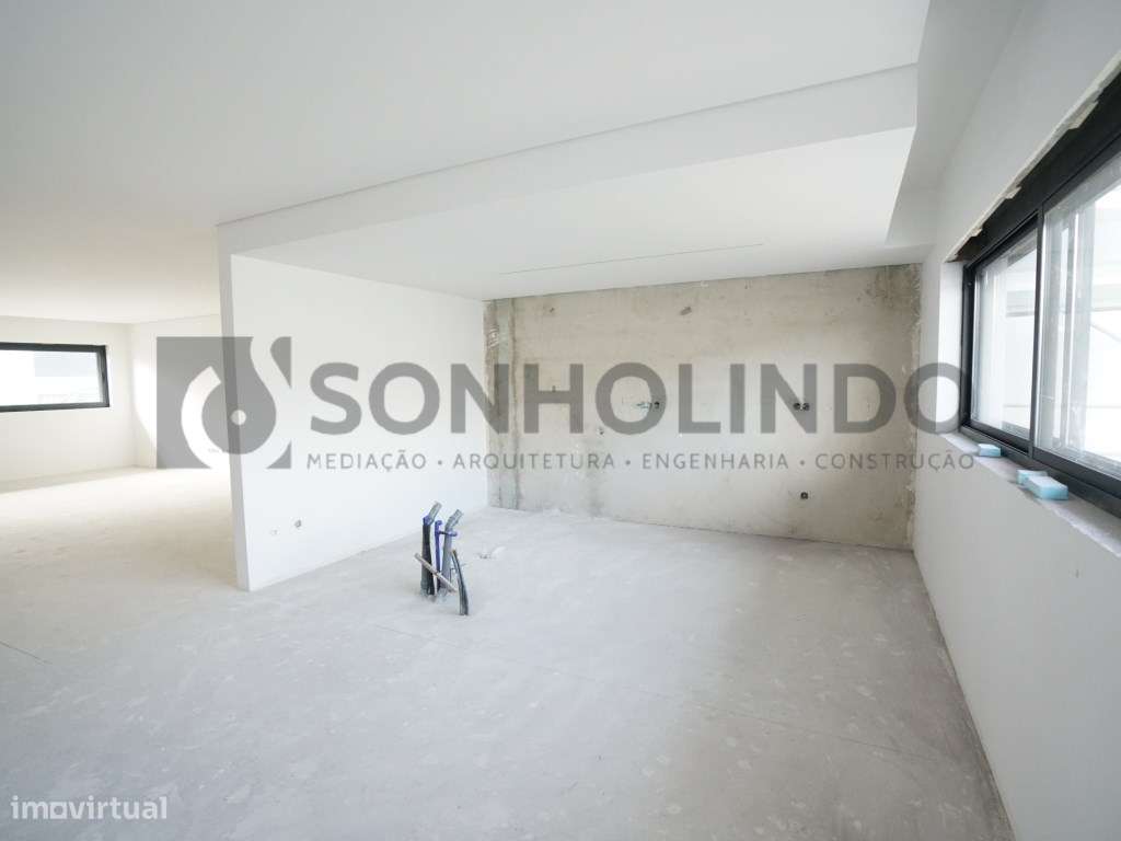 Moradia T3 Nova com escritório, no centro da cidade em fase final d...-10