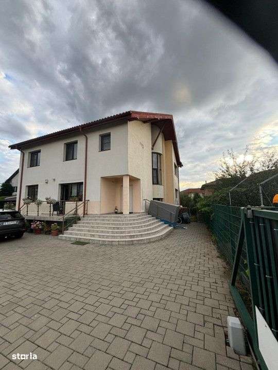 OPORTUNITATE! Casa cu 6 camere,300MP,Teren 1100mp,Finisaje LUX - Imagine principală: 2/19