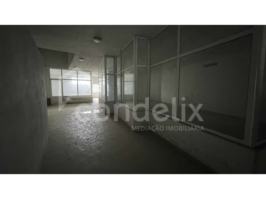 Loja para venda, no centro de Borba de Godim Felgueiras - Grande imagem: 4/10