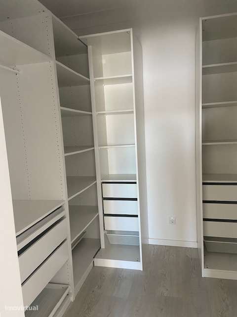 T2  renovado com cozinha equipada - Grande imagem: 5/19