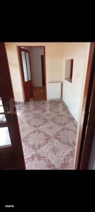 Casa de vanzare cu 5 camere - Imagine principală: 2/4