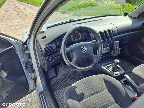 Volkswagen Passat 1.8T Comfortline - 21