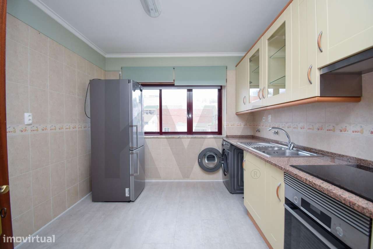 Apartamento T2 | Parqueamento e Arrecadação | Casal da Carochia, Ramad-6