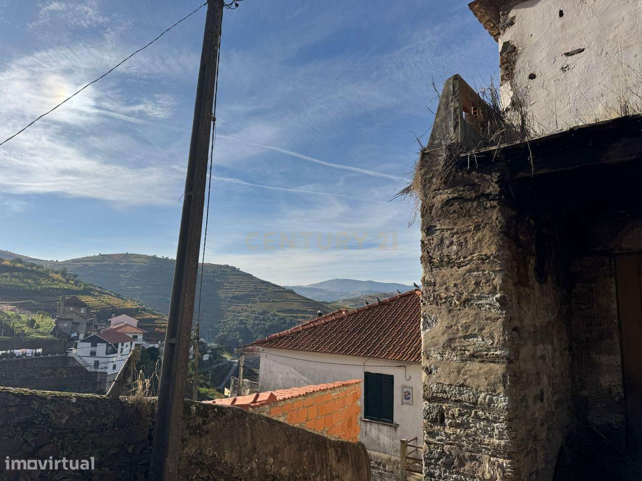 Ruina Vista para Rio Corvo com Praia Fluvial | Alvações do Corgo – 30. - Grande imagem: 4/15