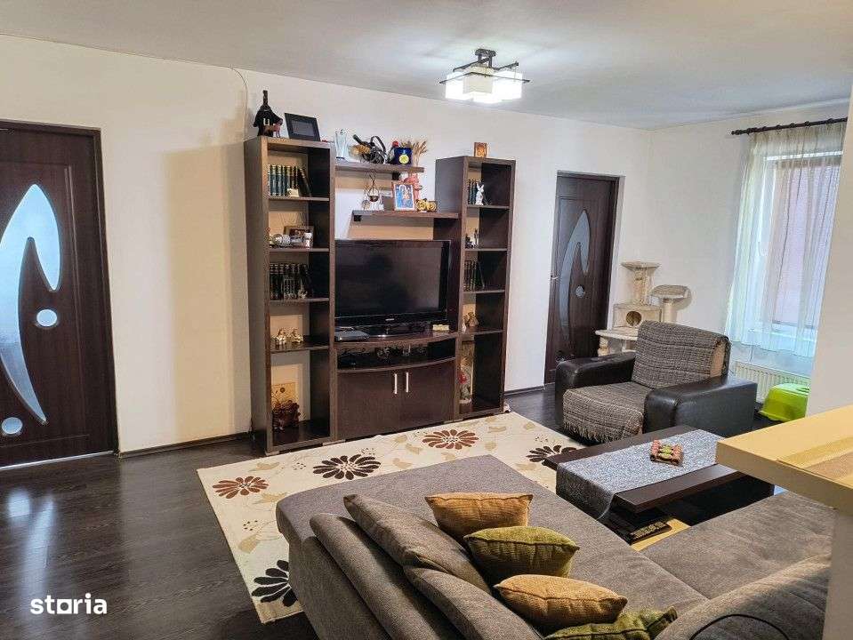 Apartament cu 3 camere, 58 mp, parcare, zona Terra - Imagine principală: 2/18