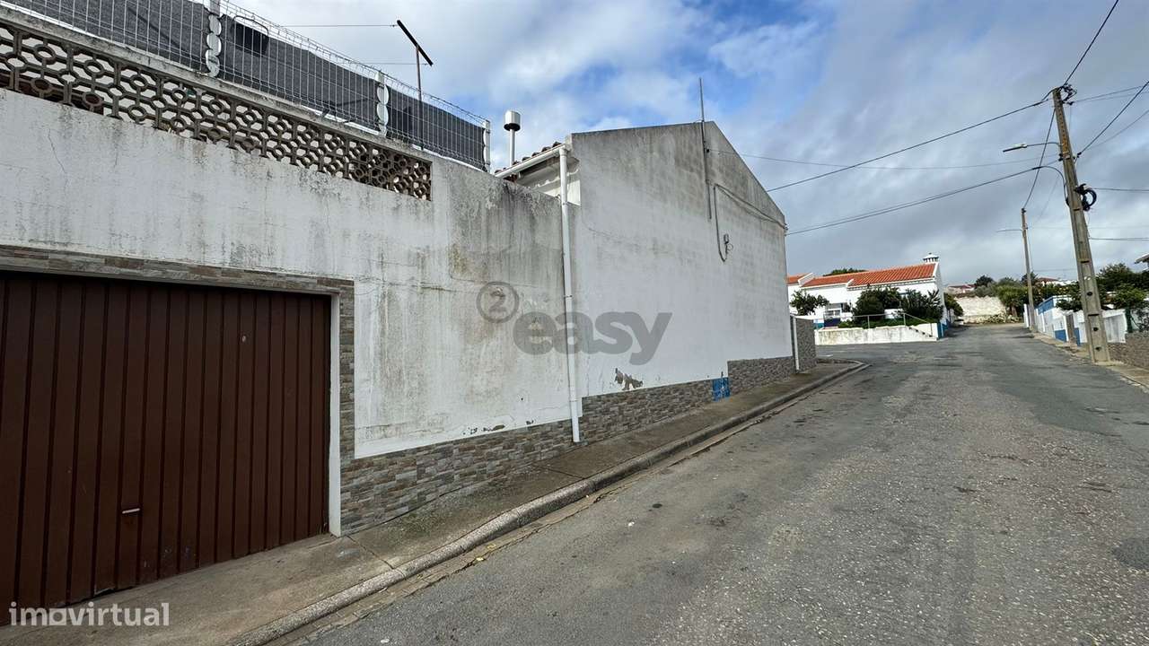 Moradia T2 com logradouro, anexo, terraço e garagem, Castro Verde-25