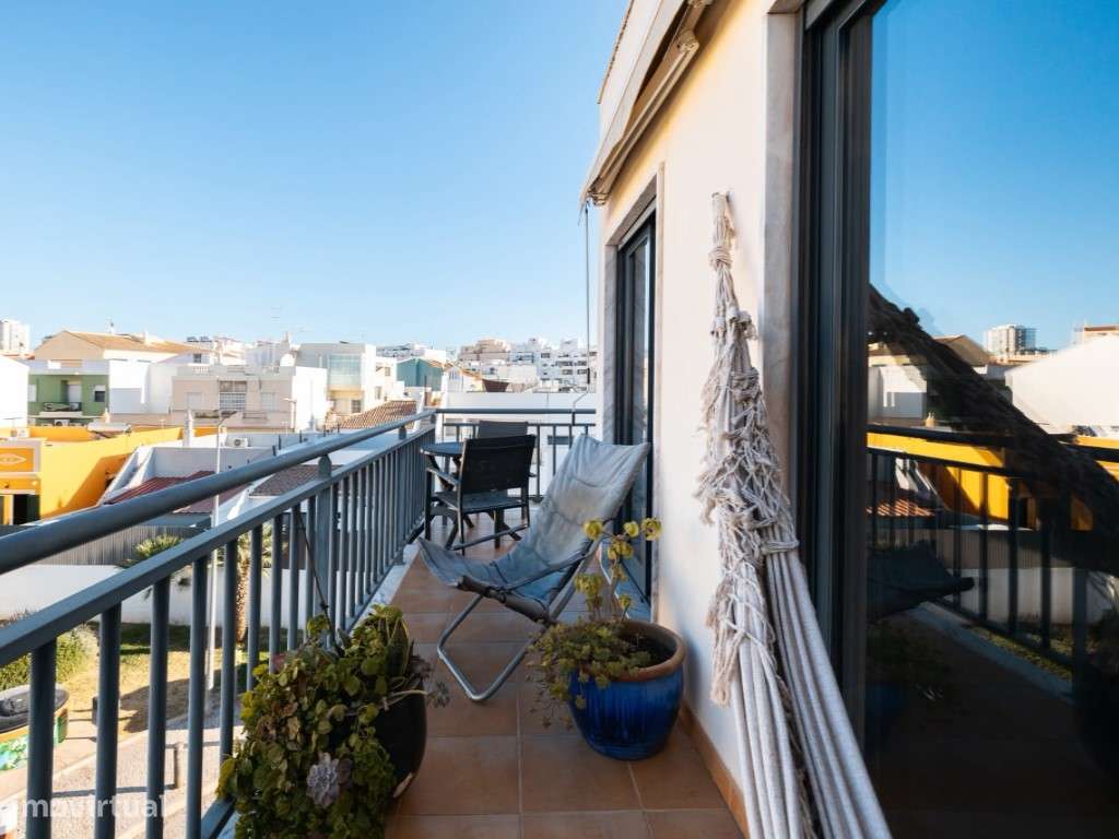 Apartamento T3 no centro de Quarteira, a 700 metros da praia, com 1...-32