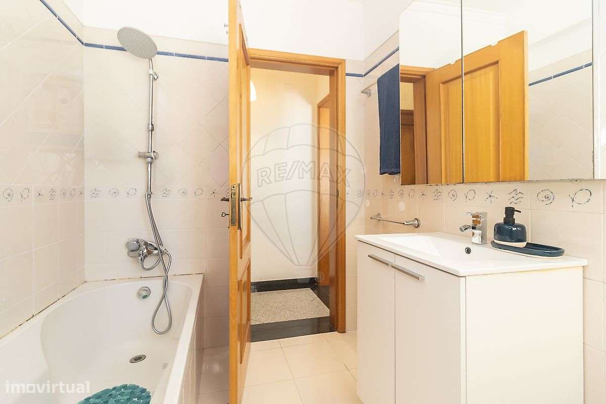 Moradia T4 com 570 m² de Terreno em São João das Lampas-32