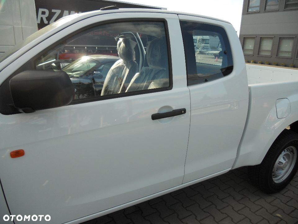 ISUZU D-max USZCZELKA szyby bocznej półtorej kabiny - 8