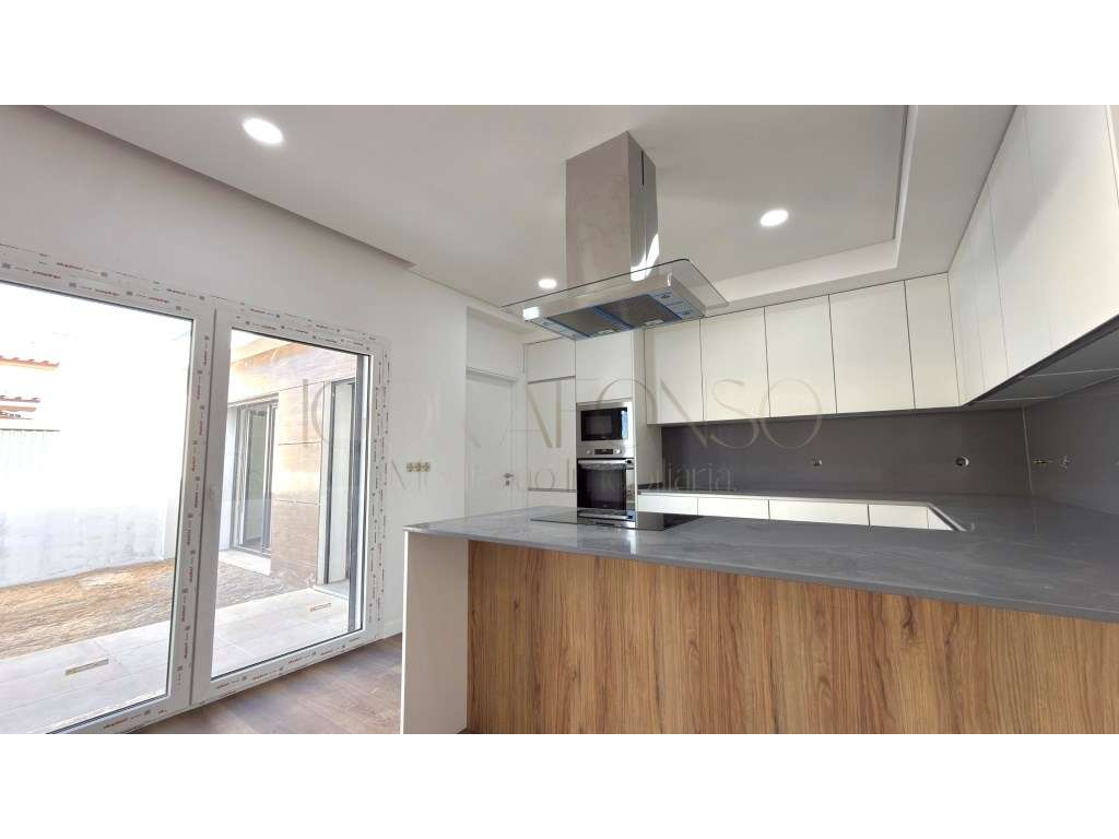 Moradia Térrea Independente T3+1 com Piscina-7