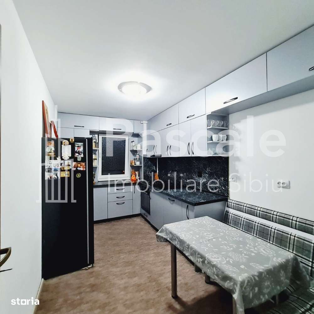 Proprietate versatilă de vânzare – ideală pentru locuință și afacere!-19