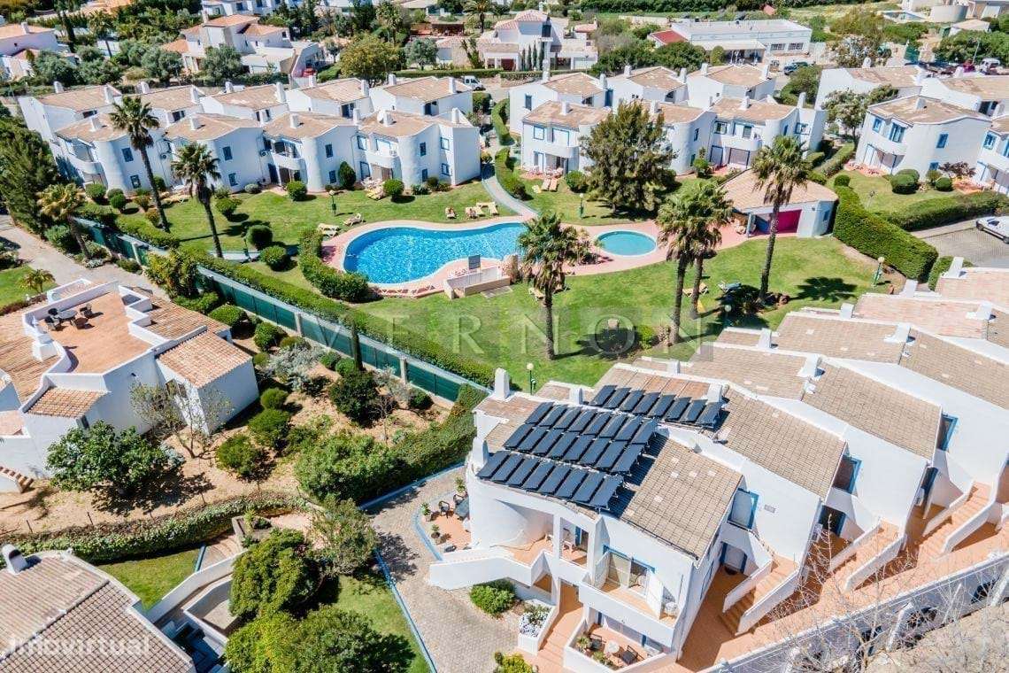 Algarve, Carvoeiro, apartamento T1+1 espaçoso, com piscina e estaciona - Grande imagem: 3/30