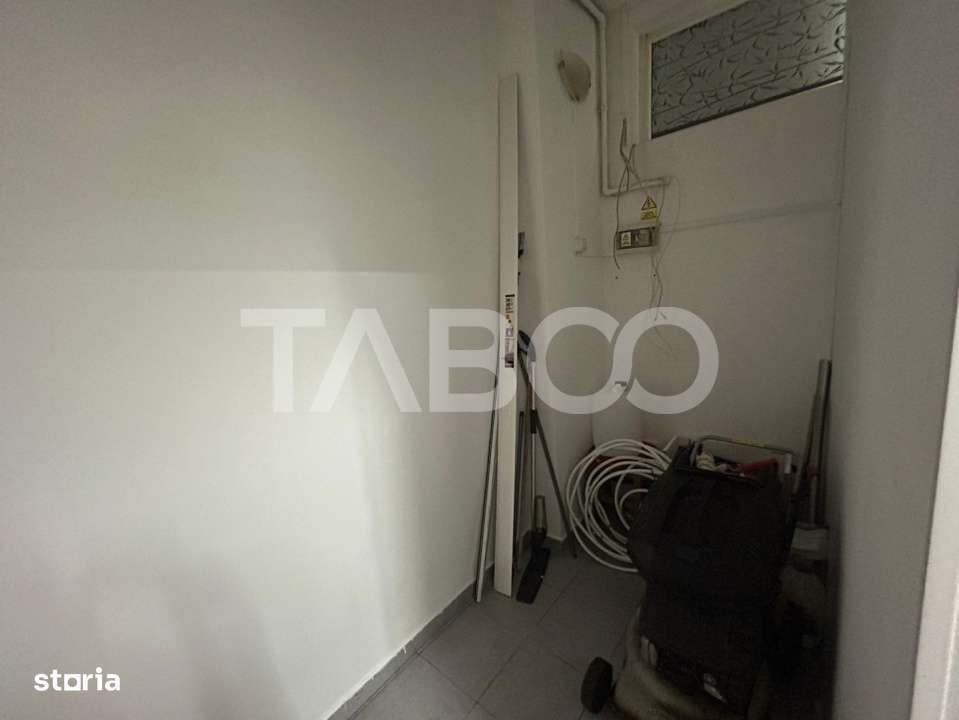 Spatiu comercial de inchiriat in zona Vasile Aaron Sibiu - Imagine principală: 4/5