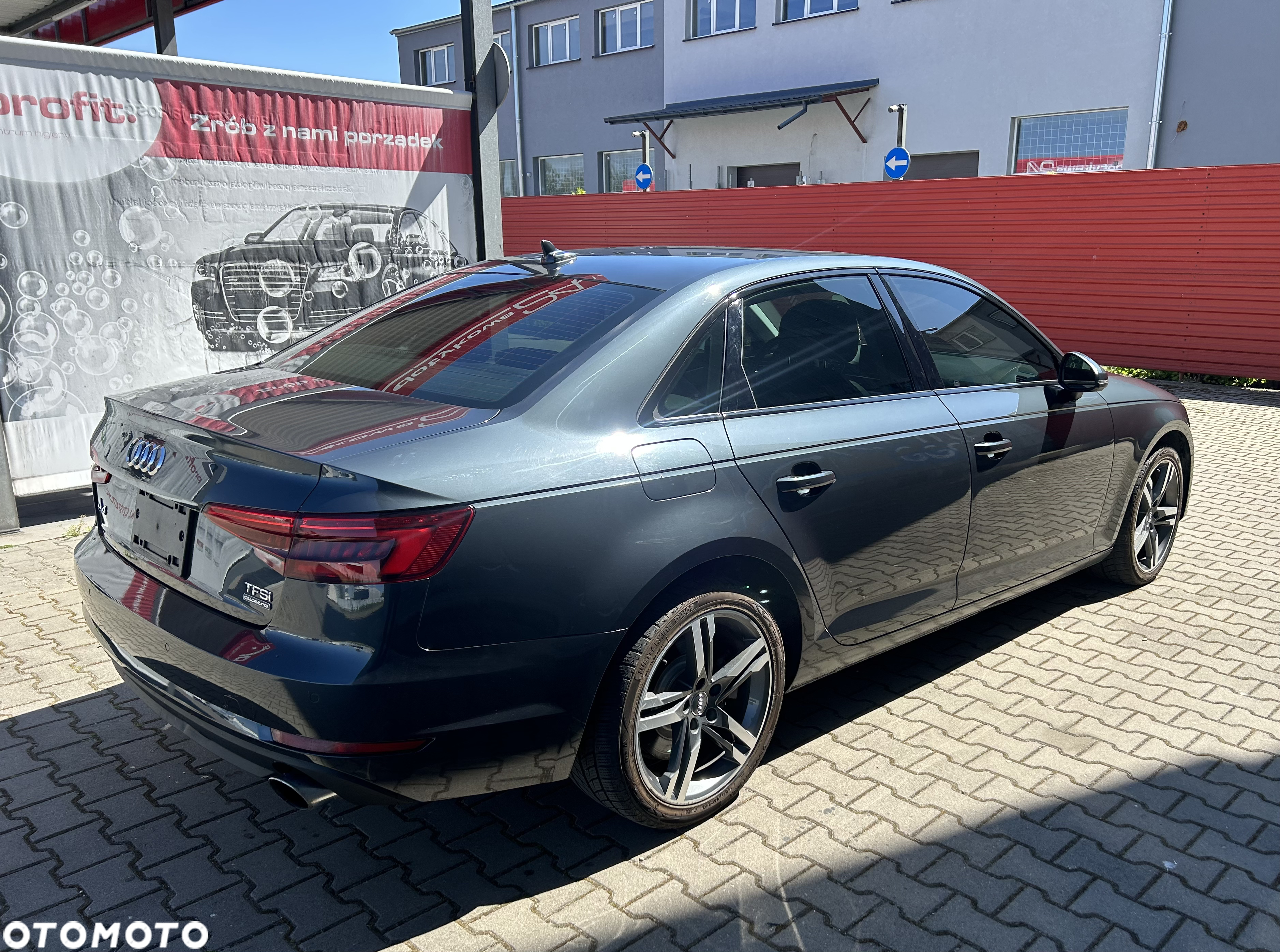 Audi A4 2.0 TFSI Quattro Design S tronic - 5