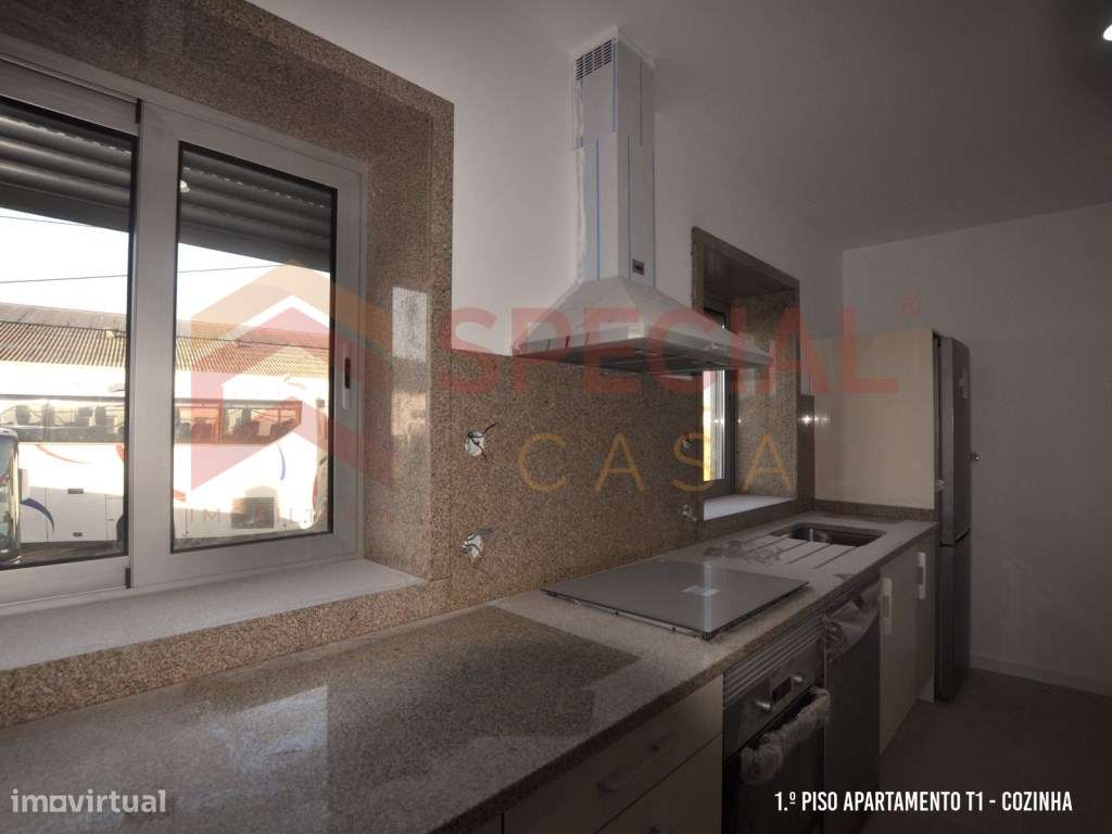 Moradia + Armazém no Centro de Avintes-6