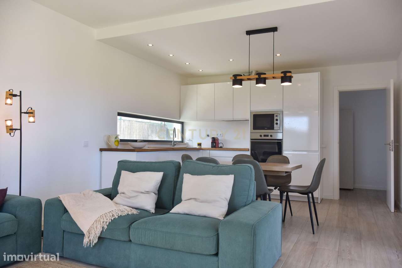 Luxo e Tranquilidade em Sagres: Uma Moradia Contemporânea à espera de-23