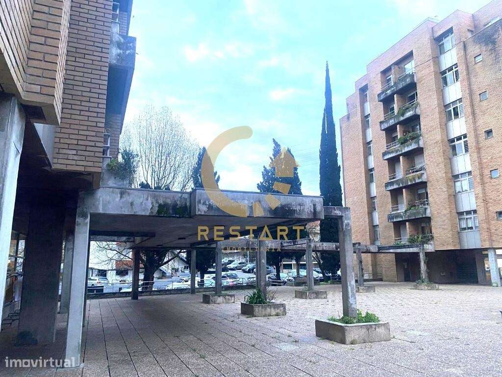 Loja Comercial com esplanada, na Zona do Chantre – Maia - Grande imagem: 5/26