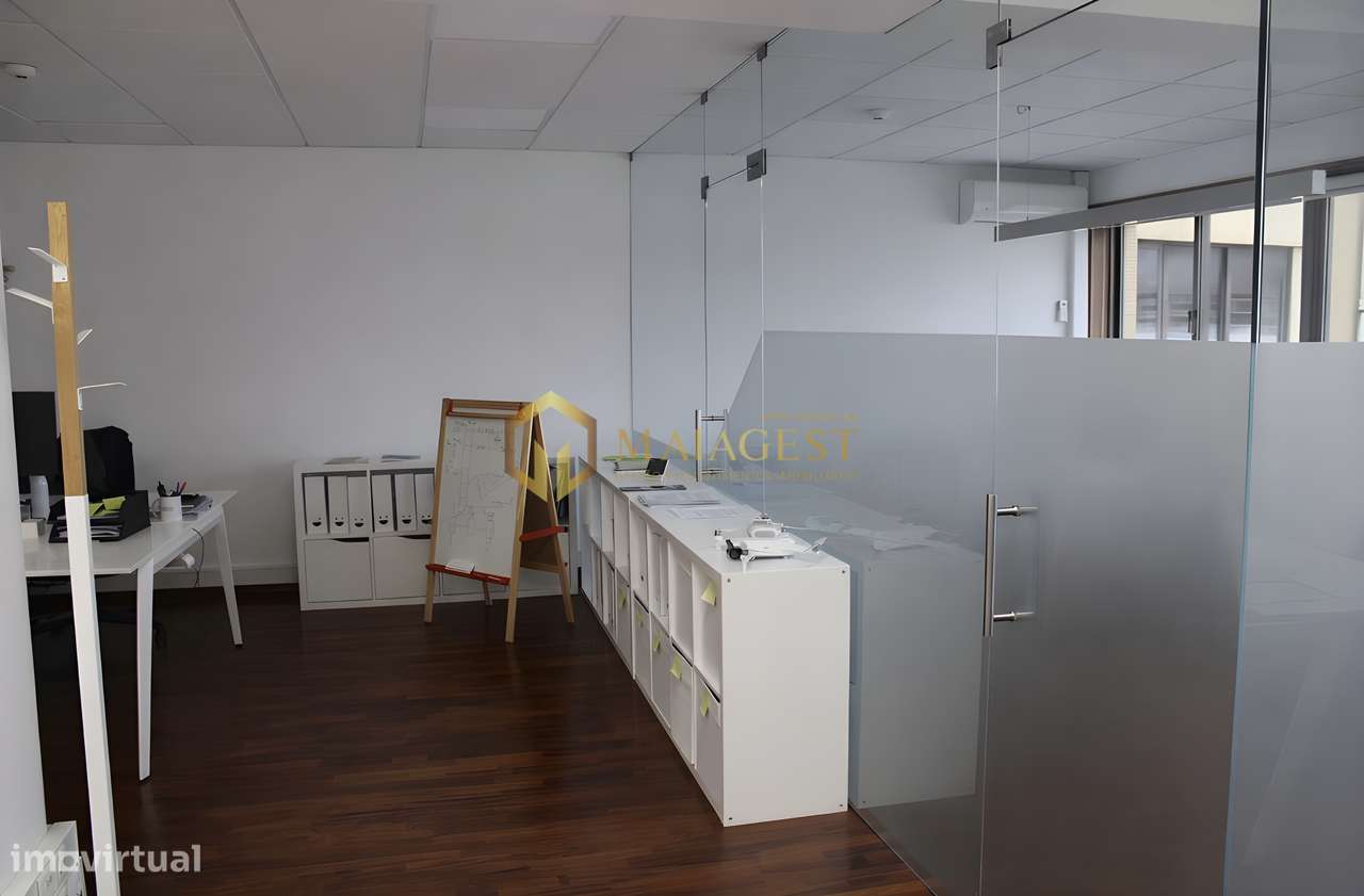 Escritório Moderno Próximo do Metro e Parque da Cidade - Grande imagem: 3/16