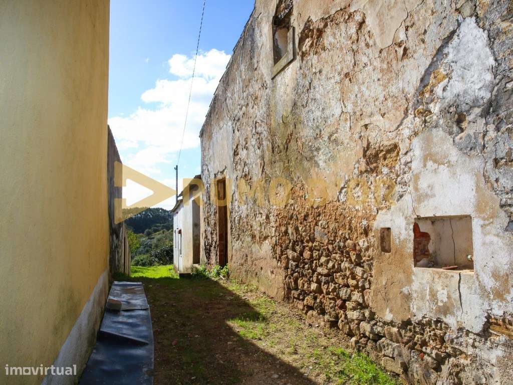 Moradia + Arrecadaçãoes e Logradouro em Vila Chã-10