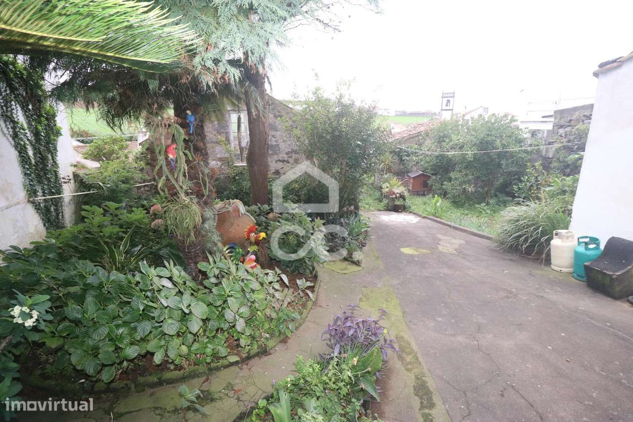 Moradia com 4+2 Quartos - Fenais da Ajuda - Ribeira Grande-24