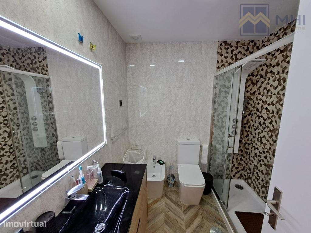 Propriedade com duas casas T2 na Madalena com piscina e a 700 m da ...-19