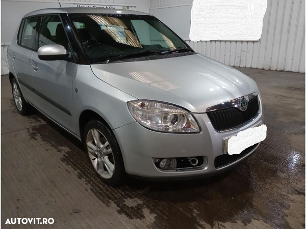 Far dreapta Skoda Fabia 2 2008 HATCHBACK 1.4 TDI BNV - 1