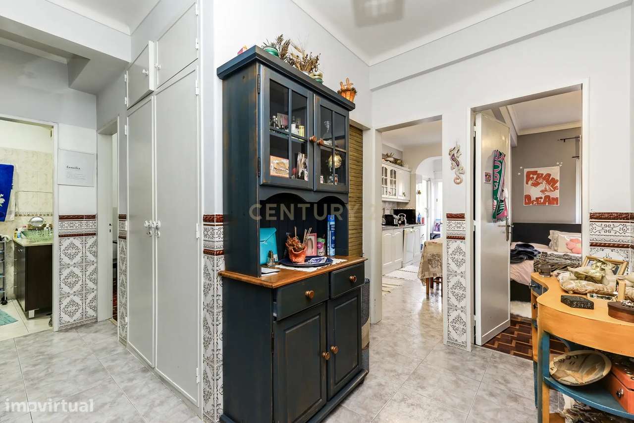 Apartamento T2 com Vista Cidade em Monte Abraão - Oportunidade Única - Grande imagem: 2/16