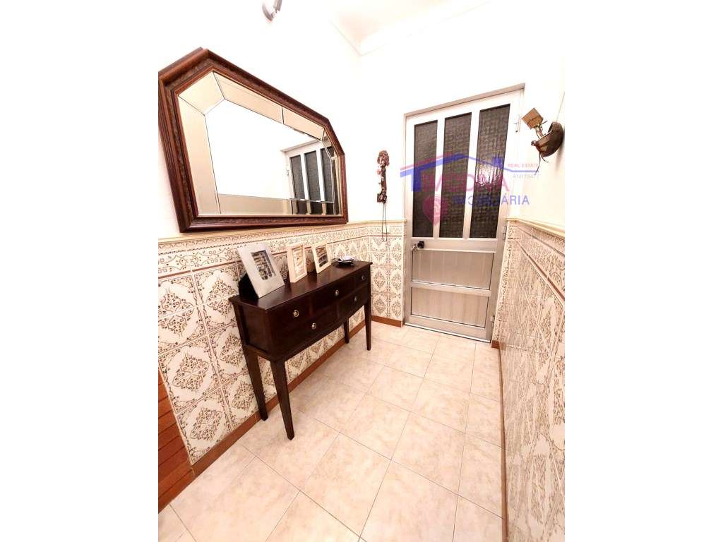 Moradia T4 com aquecimento e garagem em Figueiró dos Vinhos-8