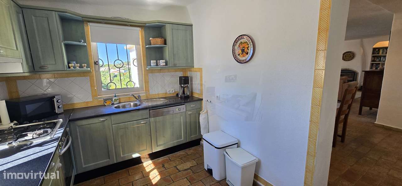 Algarve, Carvoeiro, Moradia T3+1 com vista mar, piscina e garagem à ve-16