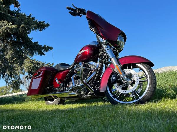 Harley-Davidson Touring Street Glide - 10