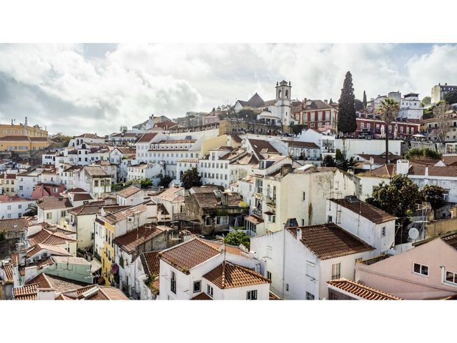 Prédio Típico para Reabilitar em Alfama com Vista Rio e Potencial d...-1