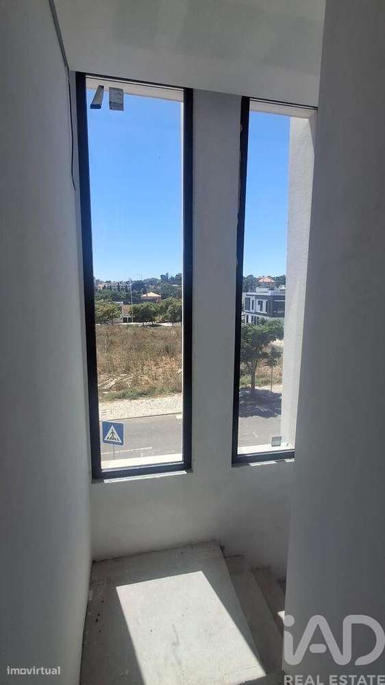 Casa / Villa T4 em Rio de Mouro de 288,00 m2 - Grande imagem: 5/16