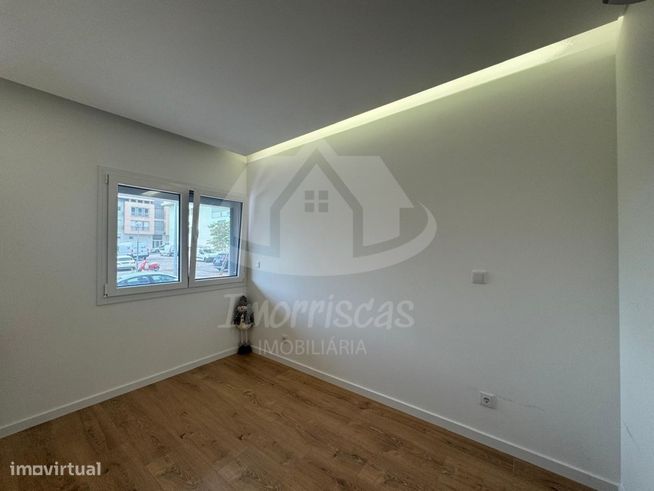 Apartamento T4 seminovo com terraço, no Parque das Oliveiras em Cam...-23