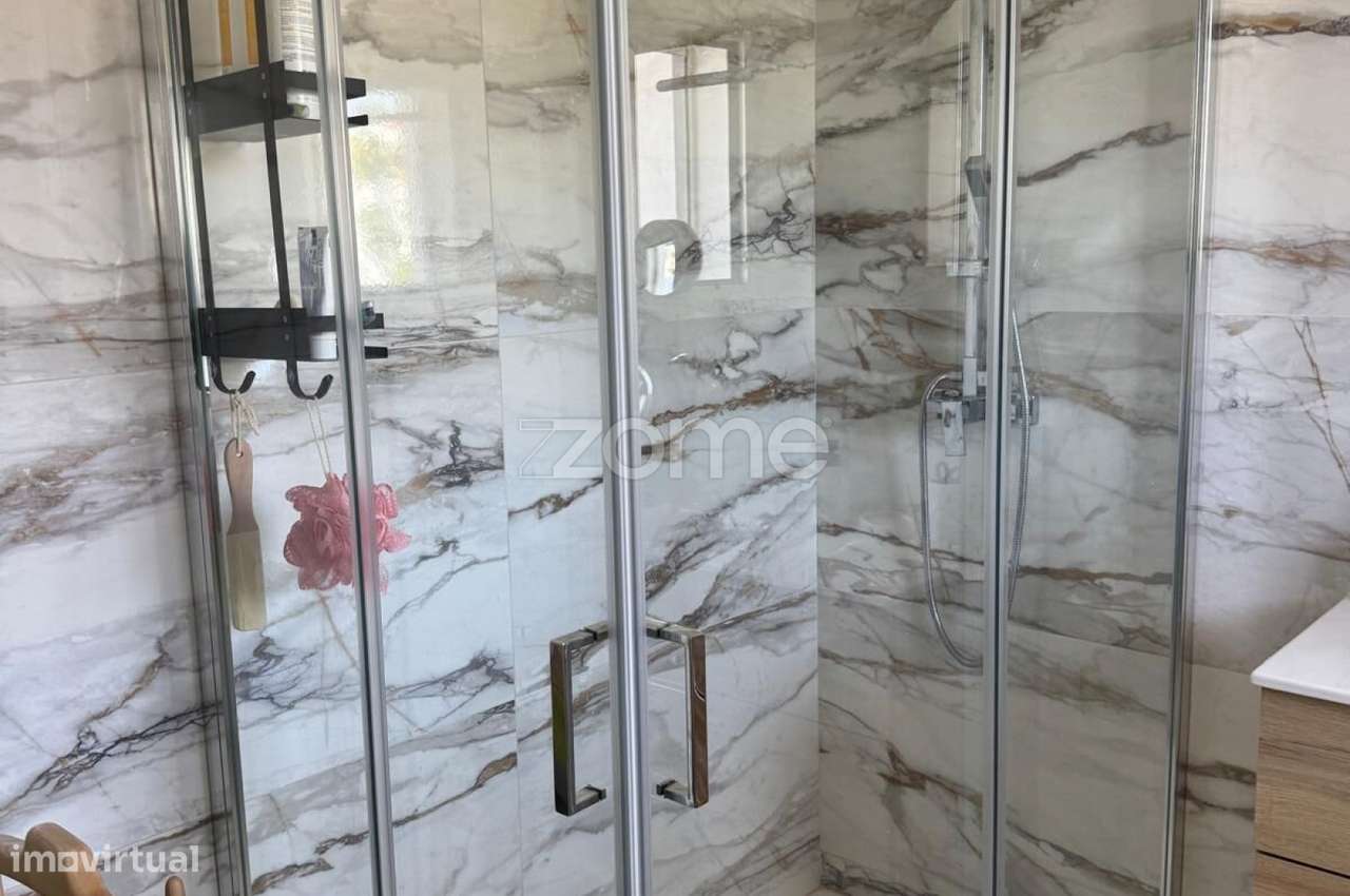 Moradia T4 com 2 Suites-19