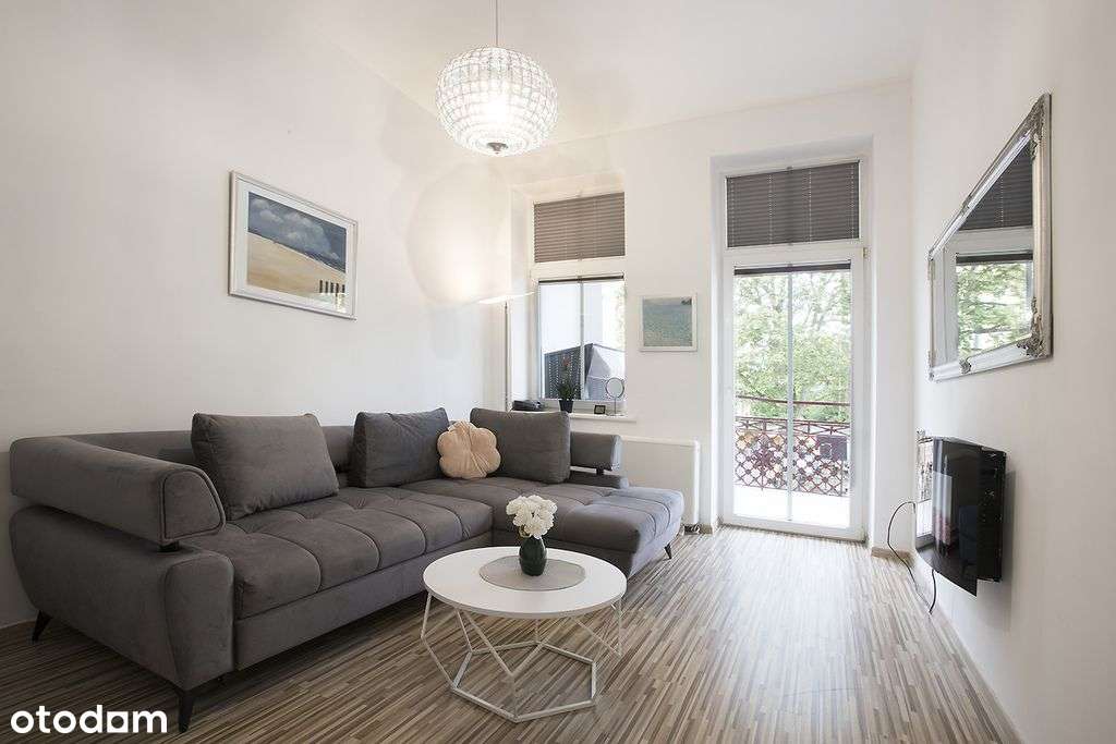 Apartament 2-pokojowy bezczynszowy w Kamienicy-1